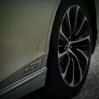 Lexus LS500h: Nenápadný klenot
