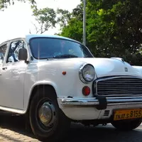 Hindustan Ambassador 1800 ISZ, zdroj: wikimedia commons