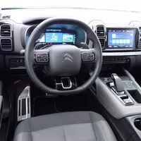 C5 vs. C5 Aircross: Citroëne, jsi to vůbec ty?