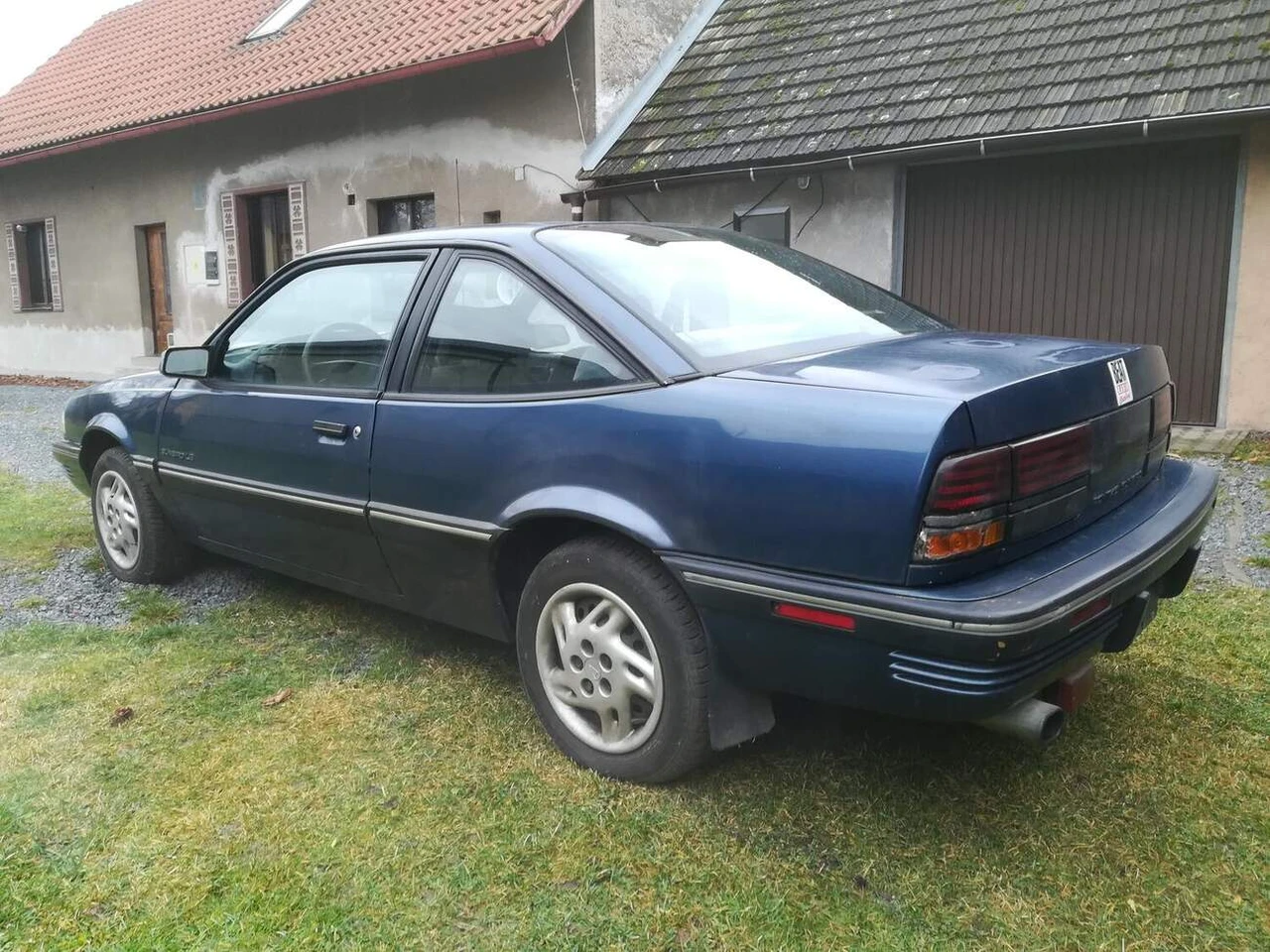 Pontiac Sunbird, zdroj: autofrc.cz