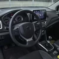 Suzuki S-Cross 4x4 AllGrip: Pán sněhu a konzerv