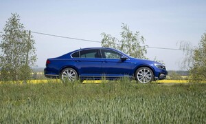 Novinky: Autíčkářův týden: Konec legendy, příchod malého ďábla z Japonska a šokující krok Stellantisu