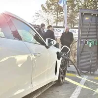 Autíčkářův týden: Opel Astra, Peugeot 308, DS4 a rychlá nabíječka PRE