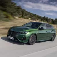 Autíčkářův týden: Opel Astra, Peugeot 308, DS4 a rychlá nabíječka PRE