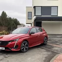 Autíčkářův týden: Opel Astra, Peugeot 308, DS4 a rychlá nabíječka PRE