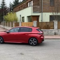 Autíčkářův týden: Opel Astra, Peugeot 308, DS4 a rychlá nabíječka PRE
