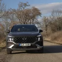 Hyundai Santa Fe Plug-in: Táto, stěhujem se do většího!