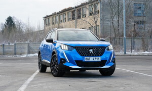Recenze & testy: Peugeot 2008 1.5 BlueHDI EAT8: Až vyrostu, budu král