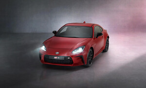 Novinky: Autíčkářův týden: Nový dinosaurus, české ceny sportovní Toyoty a odhalené italské tajemství 