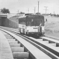 O-Bahn: Autobusem po kolejích