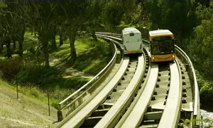 O-Bahn: Autobusem po kolejích