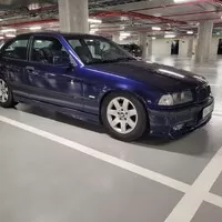 Když špatně zaparkujete auta na zimu - musíte si koupit další :D