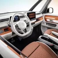 Autíčkářův týden: Šestiválcová Mazda, dobíjecí Lexus, životně důležitý Renault a nástupce legendy