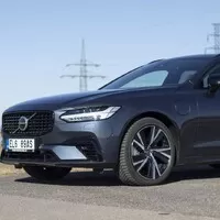 Volvo V90 T8 Recharge: Dokonalý sleeper bez sportovních ambicí