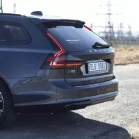 Volvo V90 T8 Recharge: Dokonalý sleeper bez sportovních ambicí