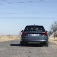 Volvo V90 T8 Recharge: Dokonalý sleeper bez sportovních ambicí