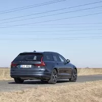 Volvo V90 T8 Recharge: Dokonalý sleeper bez sportovních ambicí