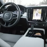 Volvo V90 T8 Recharge: Dokonalý sleeper bez sportovních ambicí