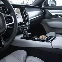 Volvo V90 T8 Recharge: Dokonalý sleeper bez sportovních ambicí