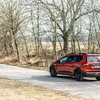 Autíčkářův týden: Třída T, tajemné Lexusy a Dacia Jogger ve finále Českého auta roku