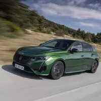 Autíčkářův týden: Třída T, tajemné Lexusy a Dacia Jogger ve finále Českého auta roku