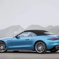 Autíčkářův týden: Trochu jiný Lotus, ostrá Toyota a nový motor pro krásný Mercedes