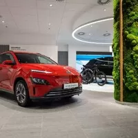 Monstrózní BMW X7, Dongfeng v Česku, centrum e-mobility Hyundai a mazdí šestiválce