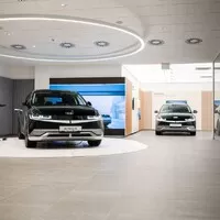 Monstrózní BMW X7, Dongfeng v Česku, centrum e-mobility Hyundai a mazdí šestiválce