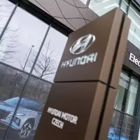 Monstrózní BMW X7, Dongfeng v Česku, centrum e-mobility Hyundai a mazdí šestiválce