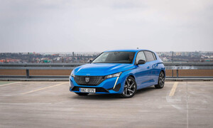 Recenze & testy: Peugeot 308 1.2 PureTech 130k Allure: Jak nezapadnout v městské šedi