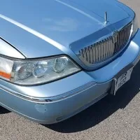 Lincoln Town Car 2005: Vypadá podobně jako předchůdce, ale...