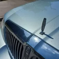 Lincoln Town Car 2005: Vypadá podobně jako předchůdce, ale...