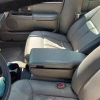 Lincoln Town Car 2005: Vypadá podobně jako předchůdce, ale...