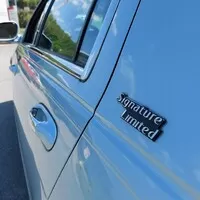 Lincoln Town Car 2005: Vypadá podobně jako předchůdce, ale...