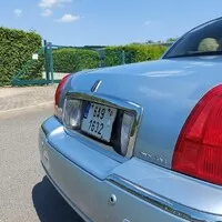 Lincoln Town Car 2005: Vypadá podobně jako předchůdce, ale...