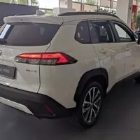 Autíčkářův týden: Nový bestseller Toyoty, důležité BMW a trochu jiný Mustang