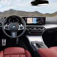 Autíčkářův týden: Nový bestseller Toyoty, důležité BMW a trochu jiný Mustang