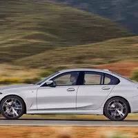 Autíčkářův týden: Nový bestseller Toyoty, důležité BMW a trochu jiný Mustang