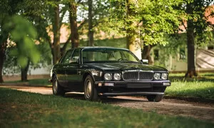 Jaguar XJ40 3.6 - na den britským aristokratem