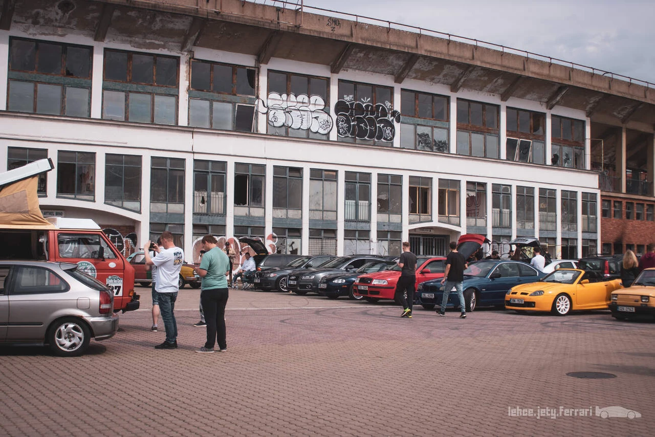 Foto: Marie, lehce.jety.ferrari