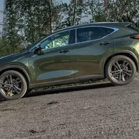 Lexus NX 450h+: Oáza klidu a pohody