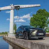Lexus NX 450h+: Oáza klidu a pohody