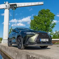 Lexus NX 450h+: Oáza klidu a pohody