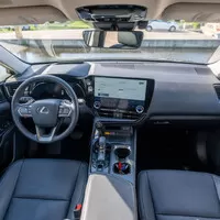 Lexus NX 450h+: Oáza klidu a pohody
