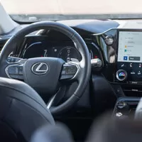 Lexus NX 450h+: Oáza klidu a pohody