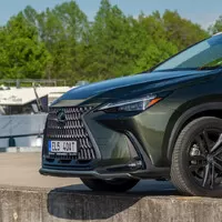 Lexus NX 450h+: Oáza klidu a pohody
