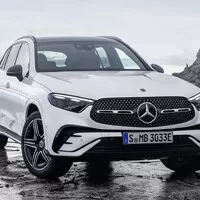 Autíčkářův týden: Novinky od Mercedesu, BMW a Lexusu