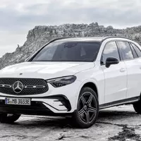 Autíčkářův týden: Novinky od Mercedesu, BMW a Lexusu