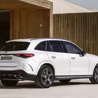 Autíčkářův týden: Novinky od Mercedesu, BMW a Lexusu