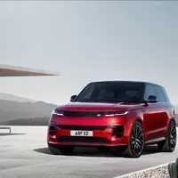 Nový Range Rover Sport drtí bláto, vodu i kamení…